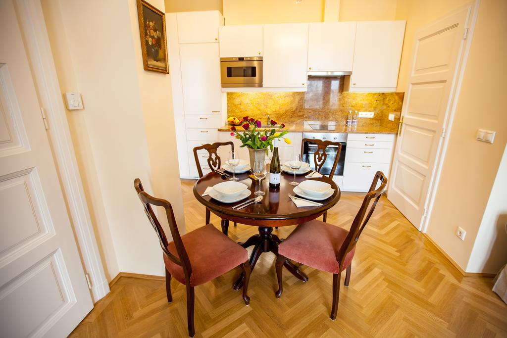 Schieszl Apartments 2 بودابست المظهر الخارجي الصورة