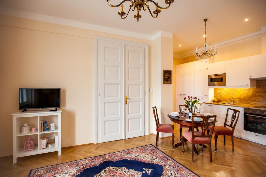 Schieszl Apartments 2 بودابست المظهر الخارجي الصورة